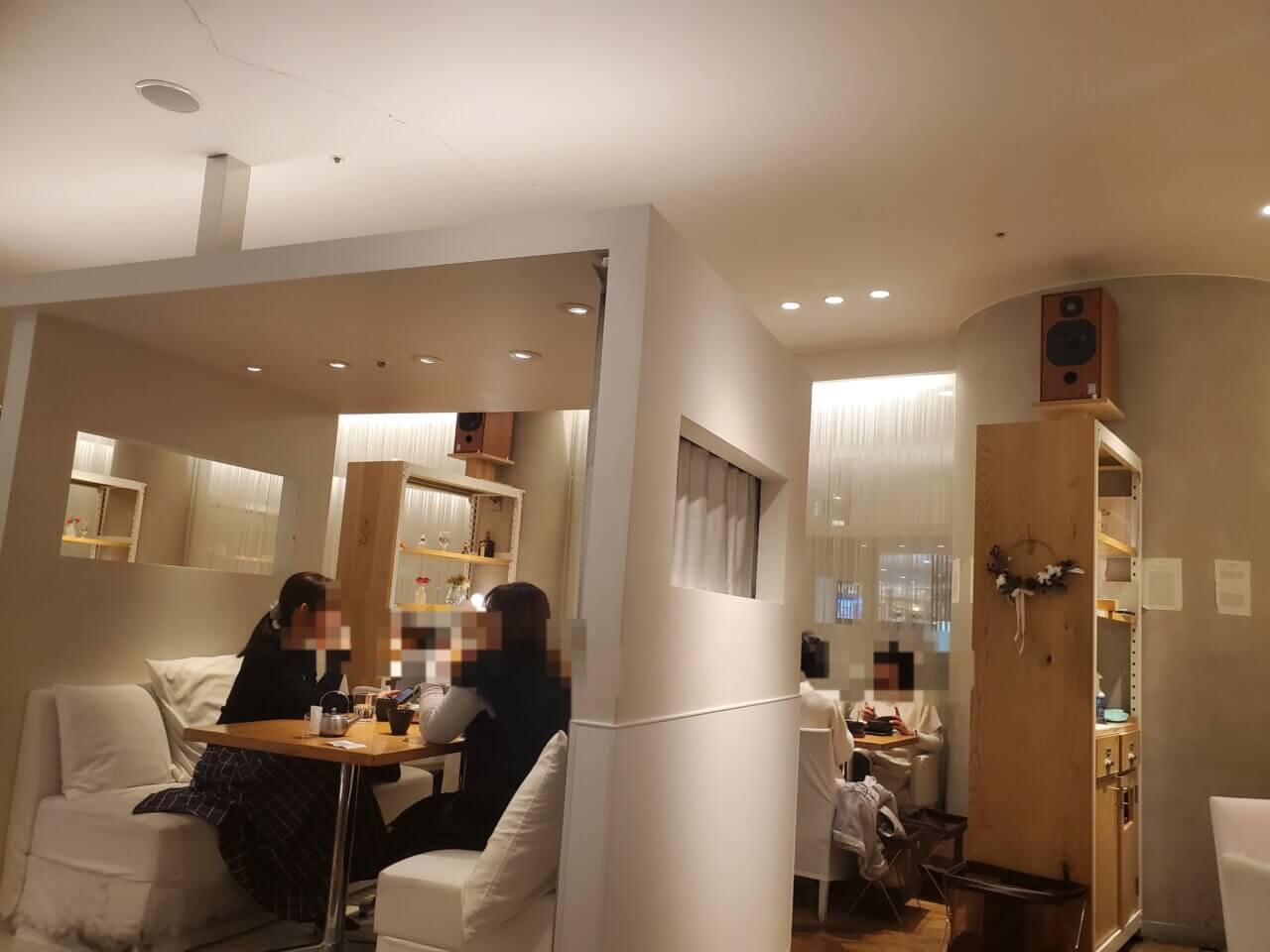 24/7カフェアパートメント店内